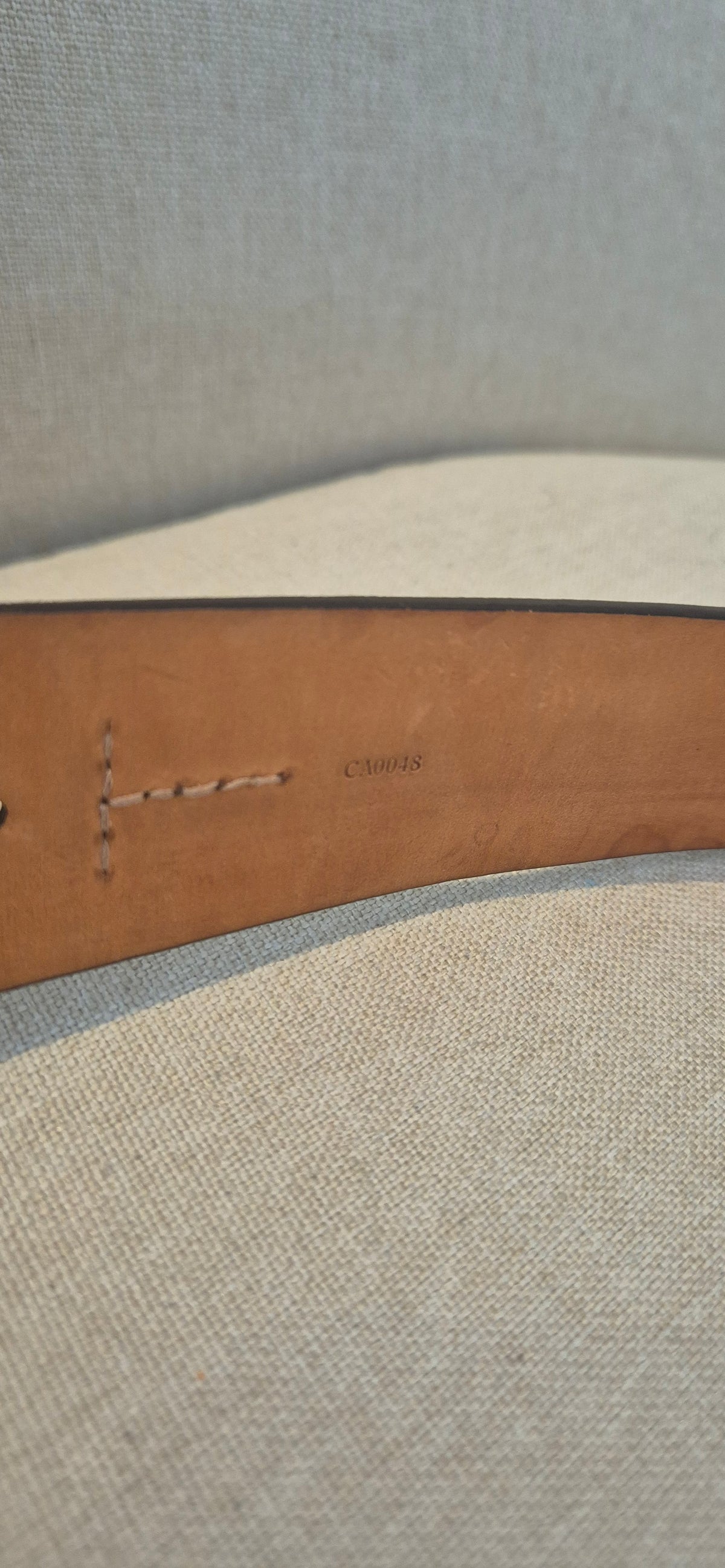 Product Description: Louis Vuitton Utah Inventeur Belt