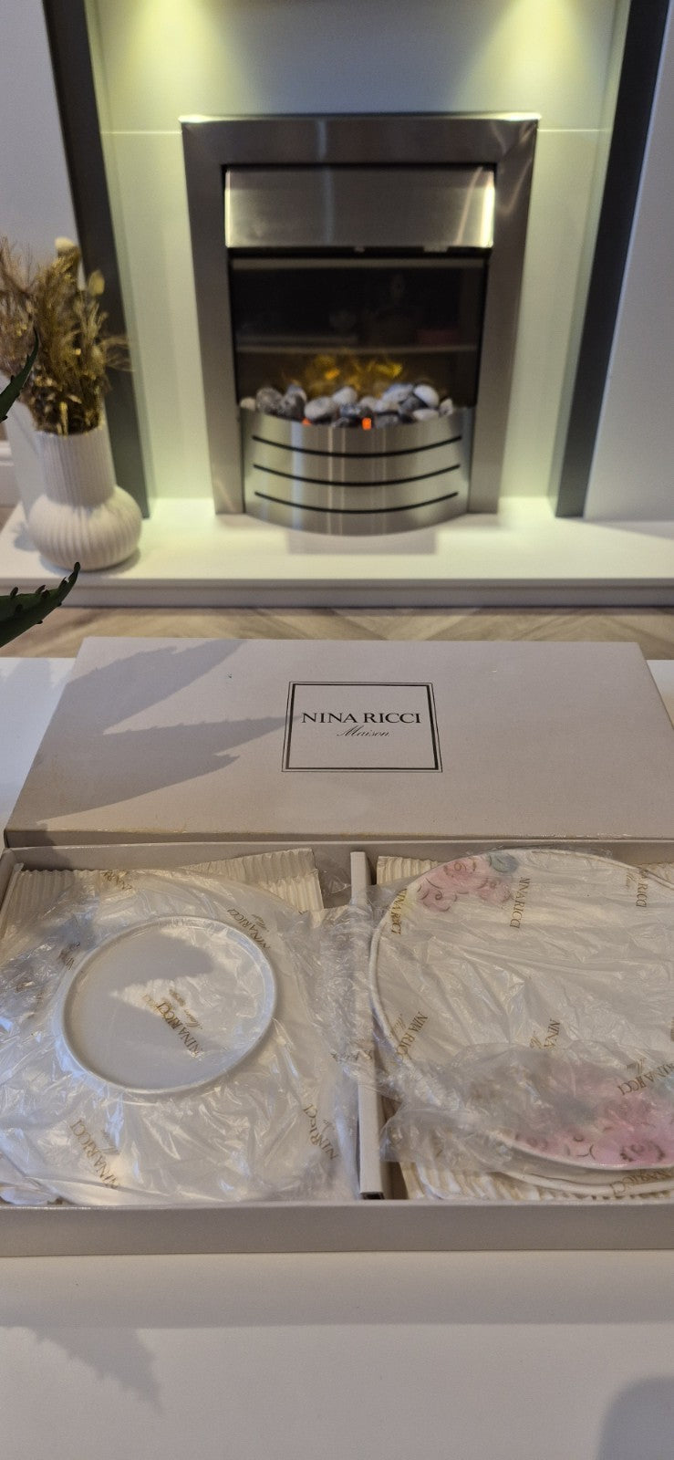 Nina Ricci Porcelain Floral Bread Plate Set of 4 Vintage Boxed Unused