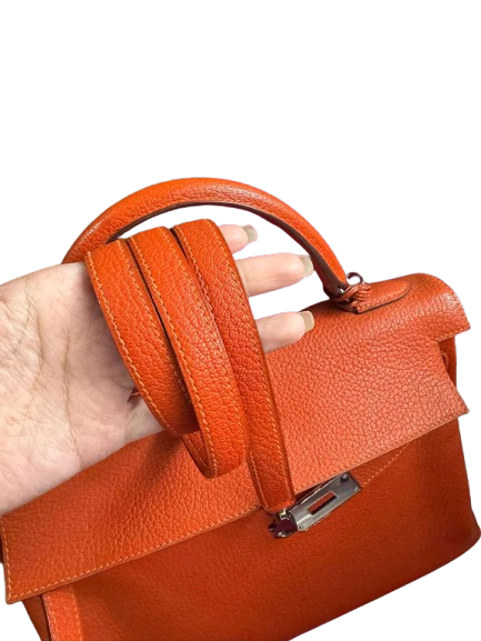 Hermes Kelly 32 pre owned excellent condition