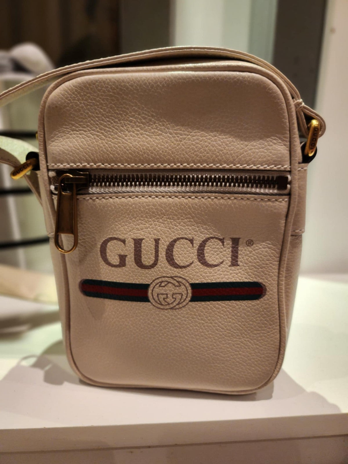 GUCCI Logo Print Grained Calf Skin crossbody Bag Unisex
