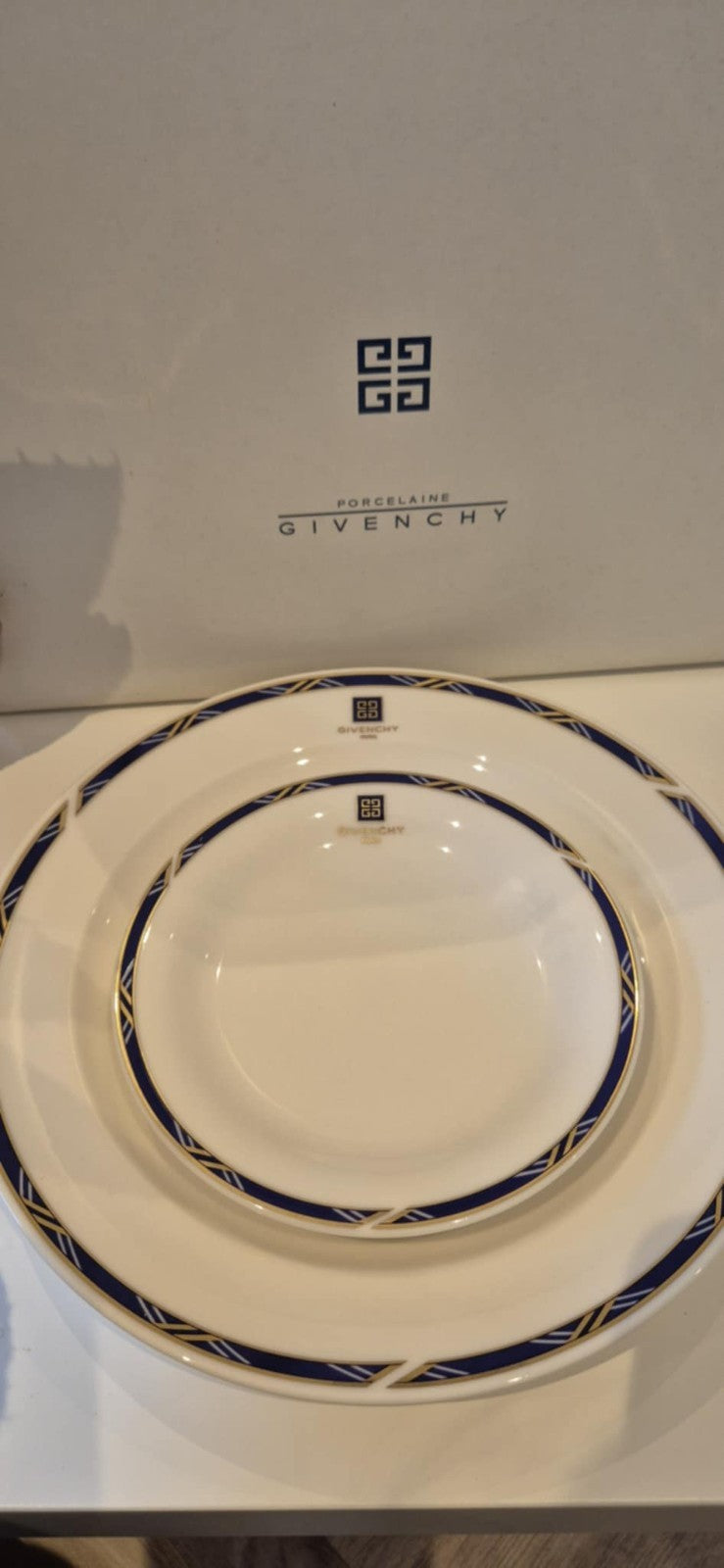 Givenchy Set Of 5 Plates 1 Dinner Plate And 4 Bread Plates Unused