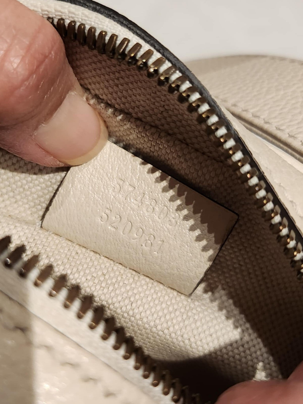 GUCCI Logo Print Grained Calf Skin crossbody Bag Unisex