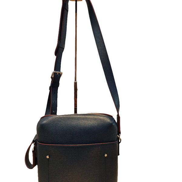 Louis Vuitton Taiga Leather Grigori Crossbody/Sling Unisex Bag
