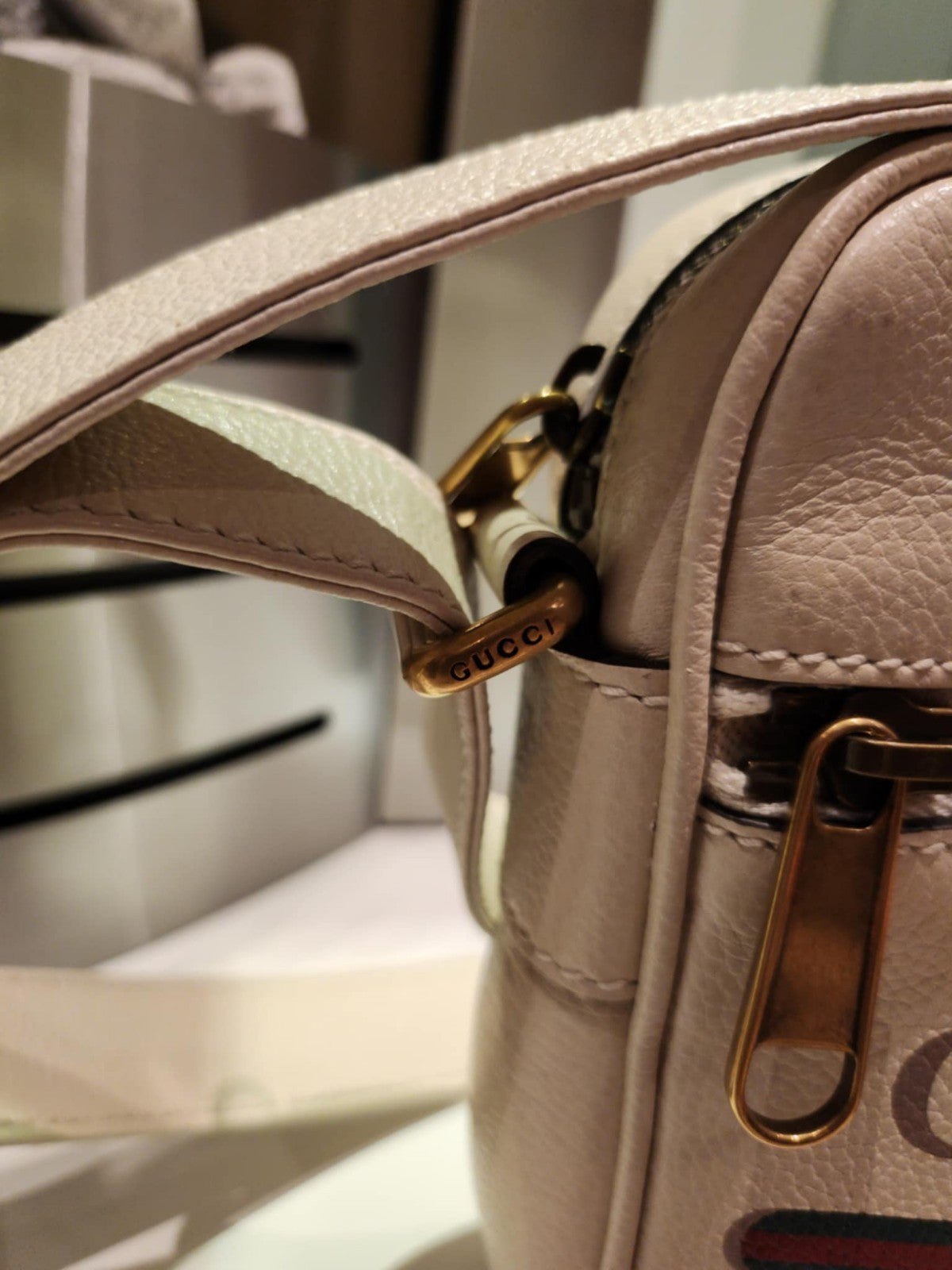 GUCCI Logo Print Grained Calf Skin crossbody Bag Unisex