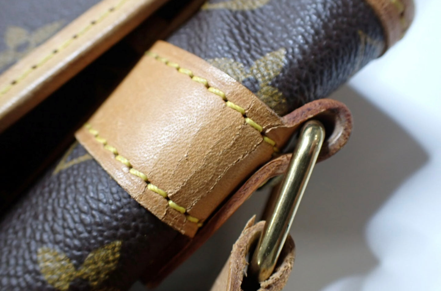 Louis Vuitton Sac Gibecière messenger bag