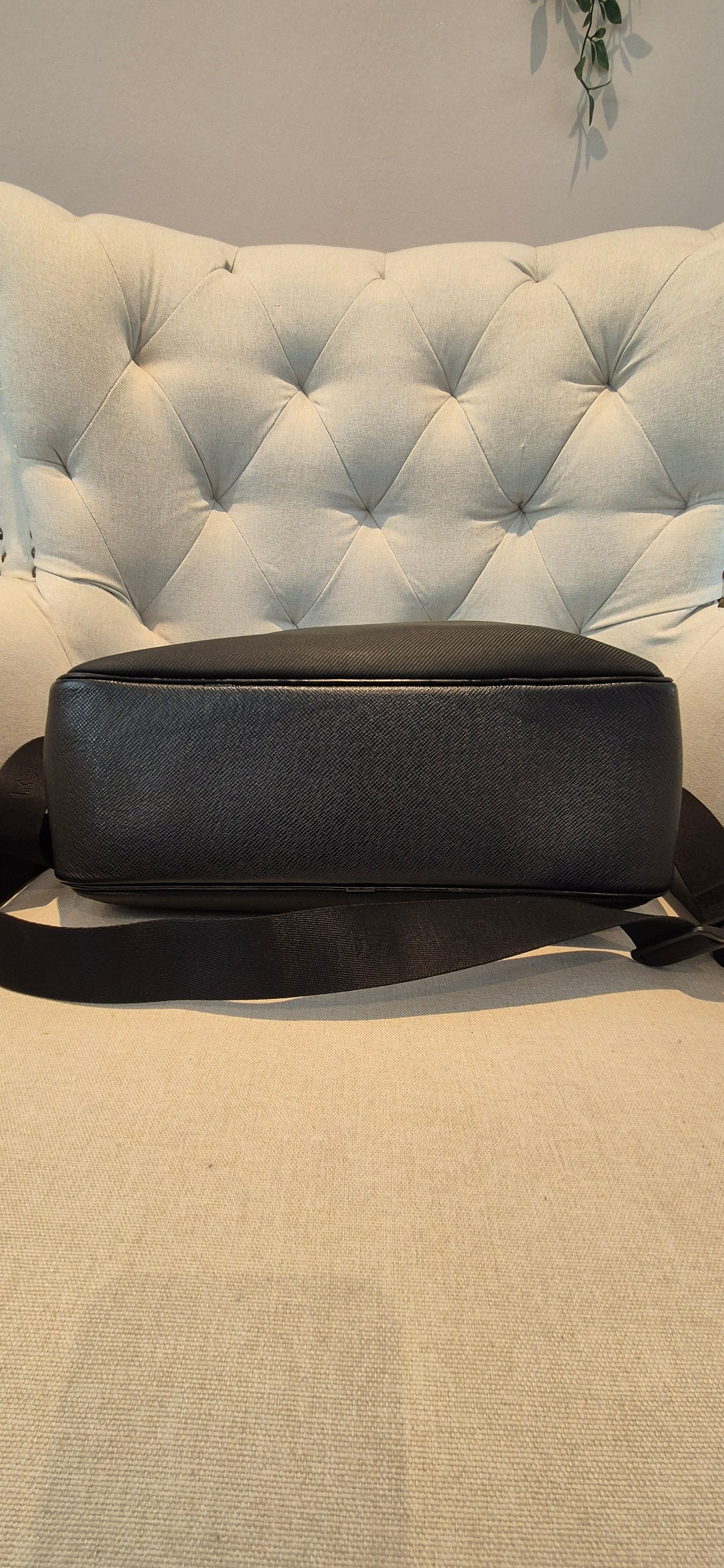 Louis Vuitton Taiga Taimir Messenger Laptop Bag