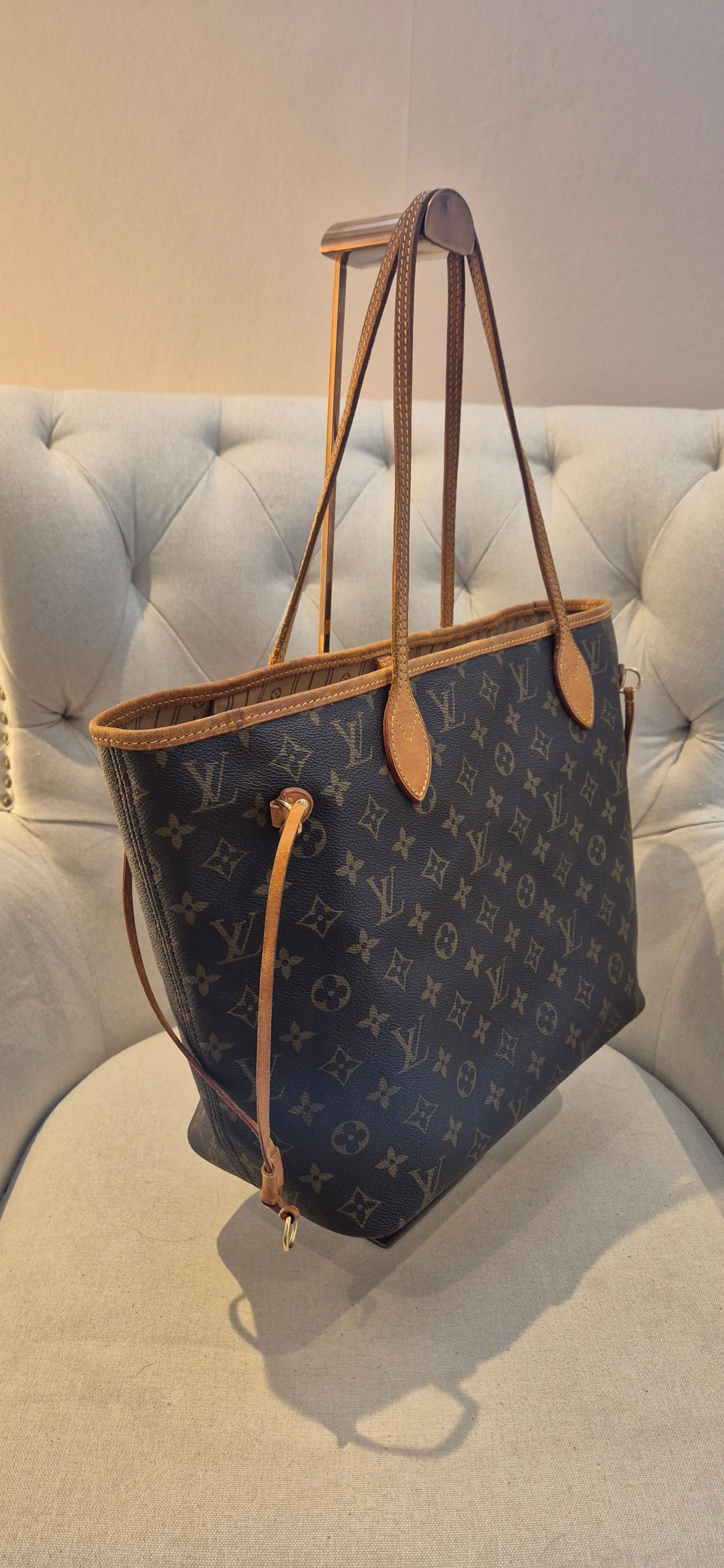 Louis Vuitton Neverfull MM in Monogram Canvas