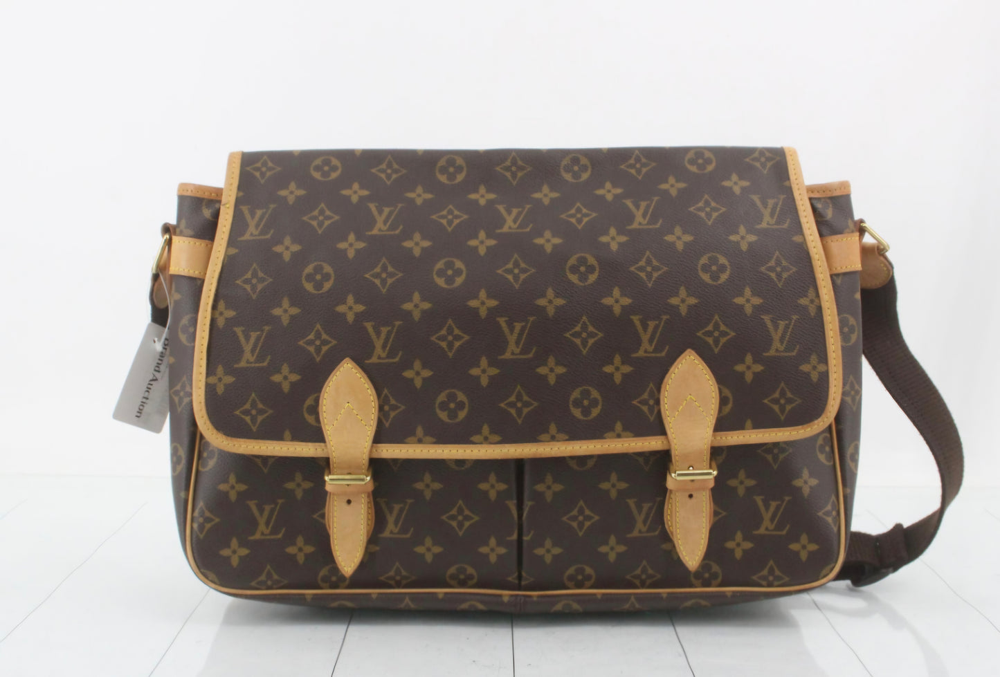 Louis Vuitton Sac Gibecière messenger bag