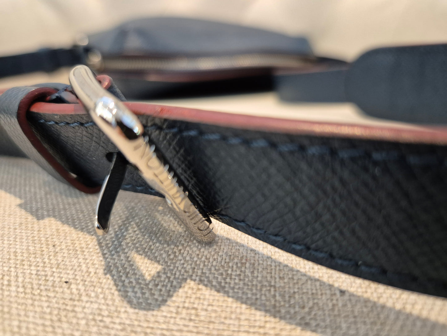 Louis Vuitton Taiga Leather Grigori Crossbody/Sling Unisex Bag