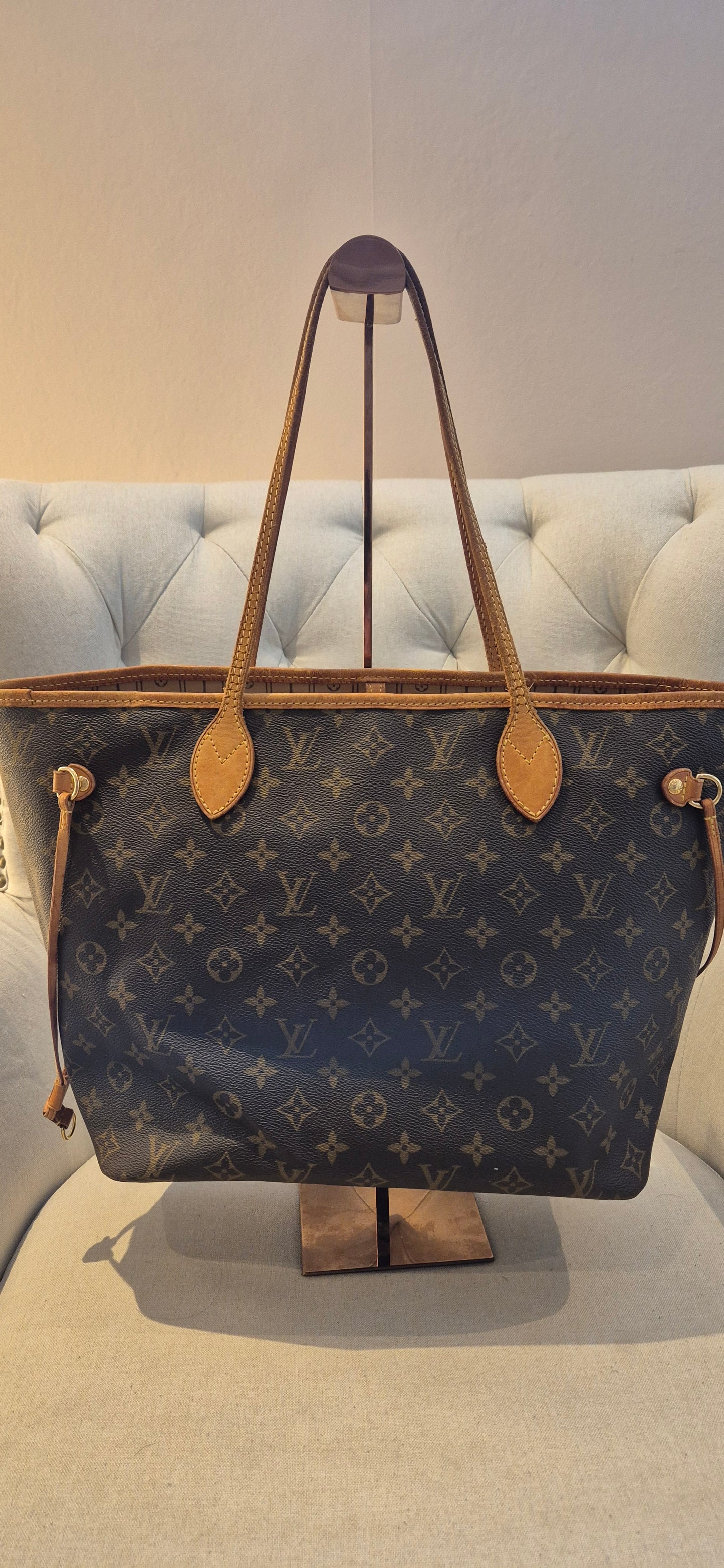 Louis Vuitton Neverfull MM in Monogram Canvas