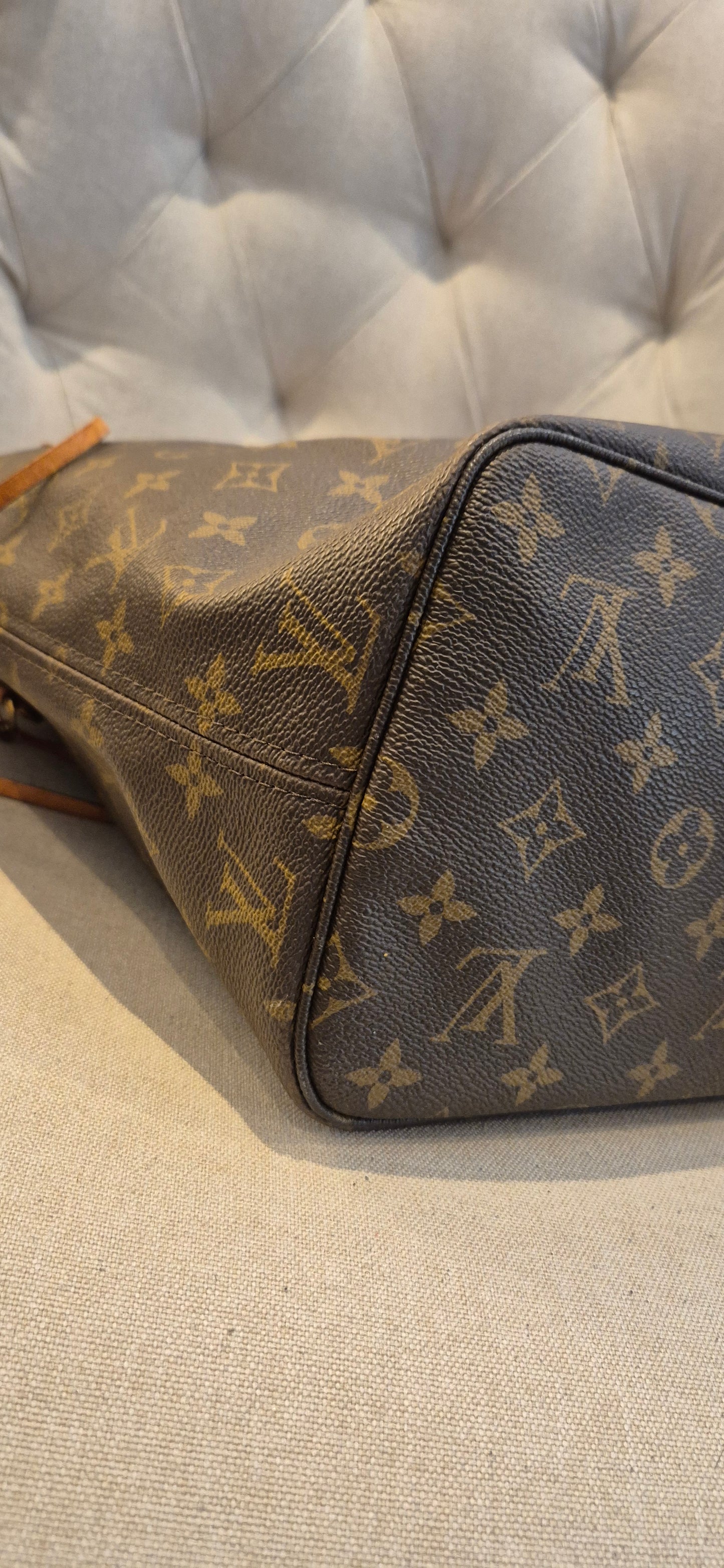 Louis Vuitton Neverfull MM in Monogram Canvas