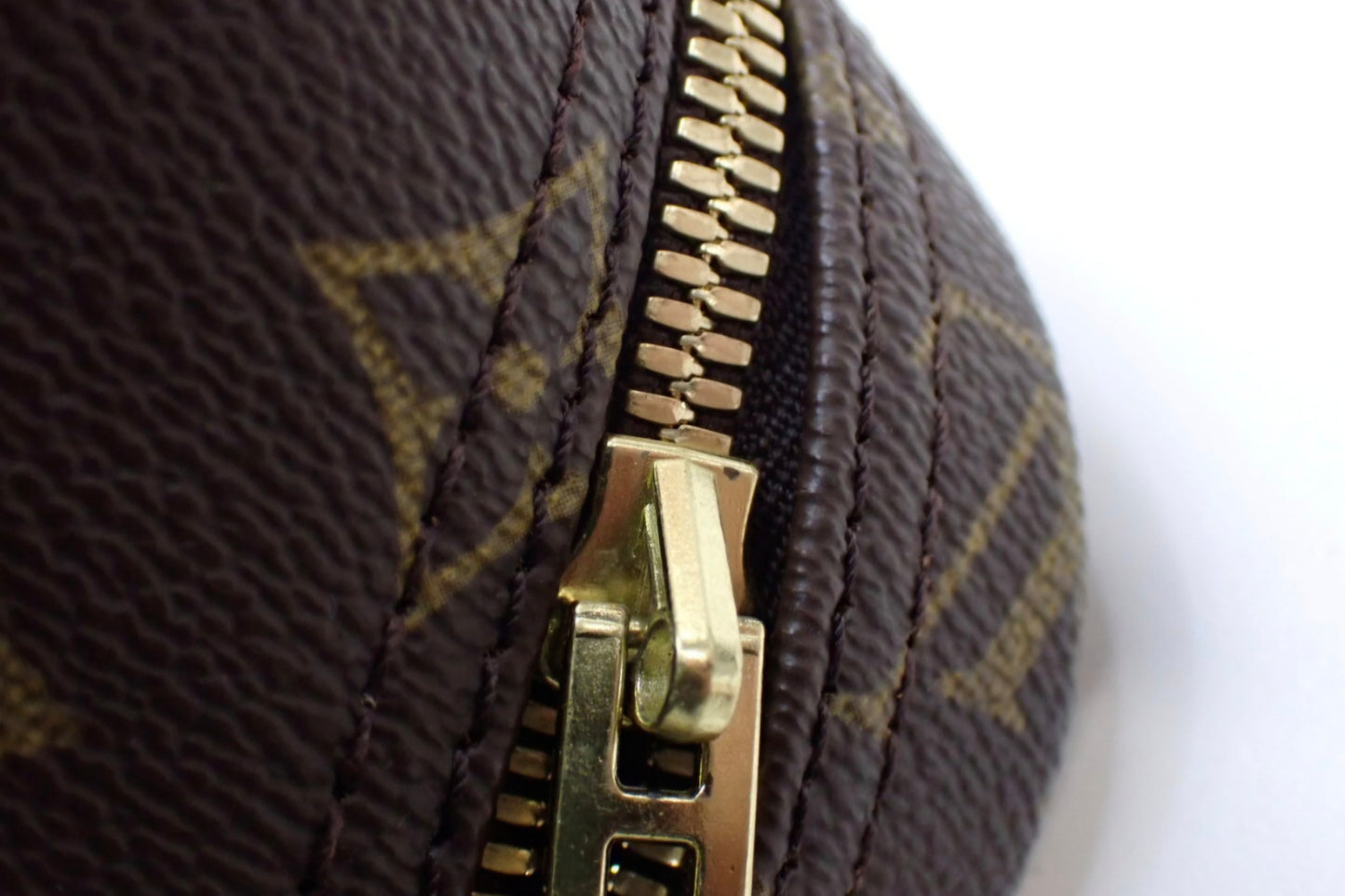 Louis Vuitton Excursion with lock and keys
