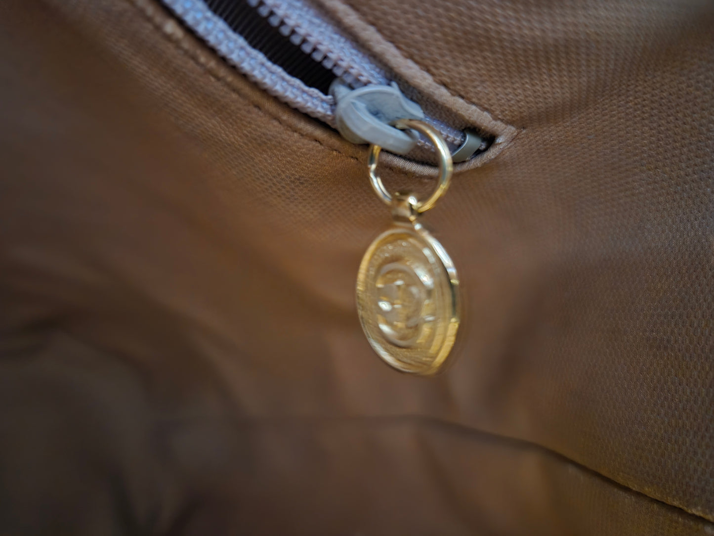 Gucci GG Monogram Womens Drawstring Bucket Bag in PVC Leather