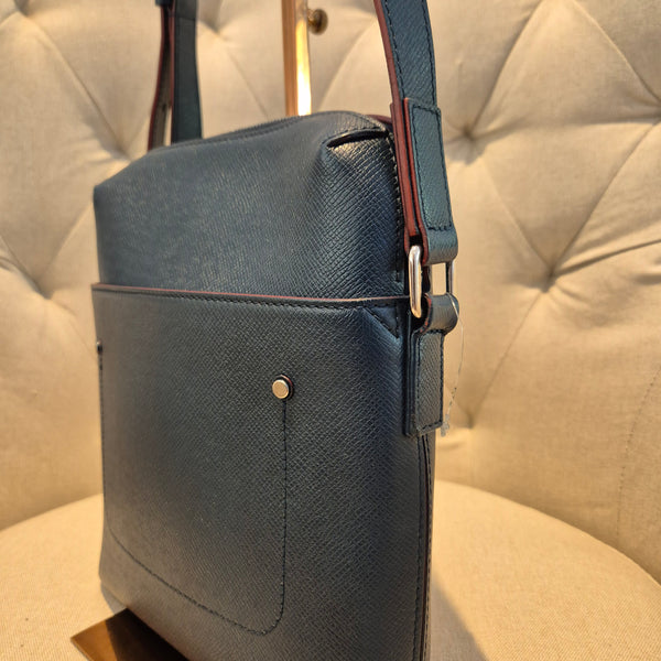 Louis Vuitton Taiga Leather Grigori Crossbody/Sling Unisex Bag
