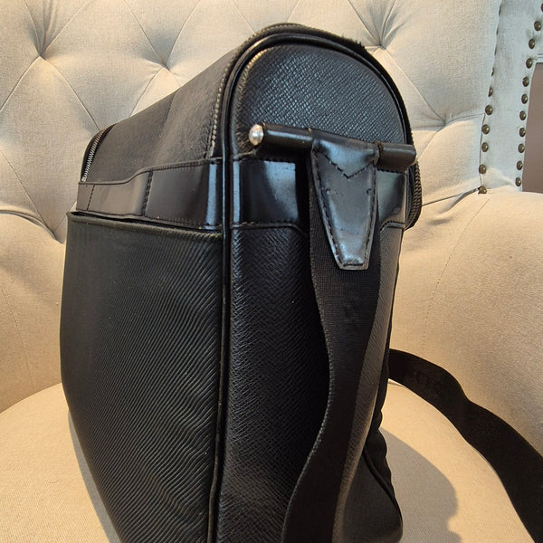 Louis Vuitton Taiga Taimir Messenger Laptop Bag