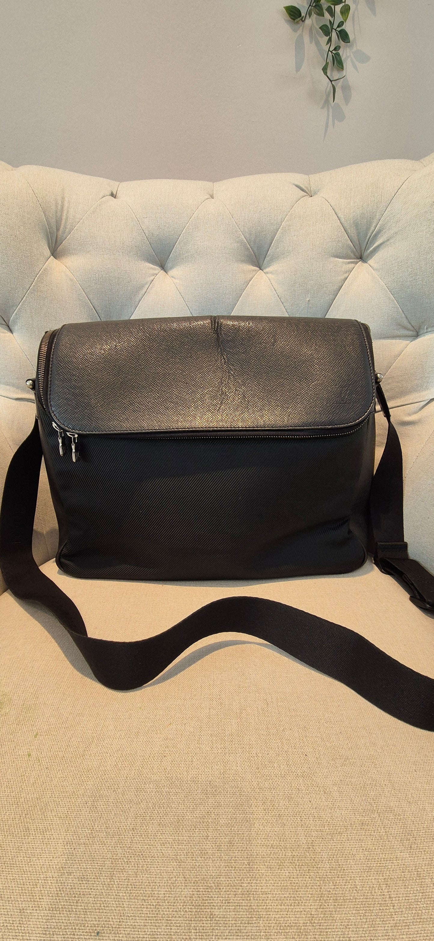 Louis Vuitton Taiga Taimir Messenger Laptop Bag