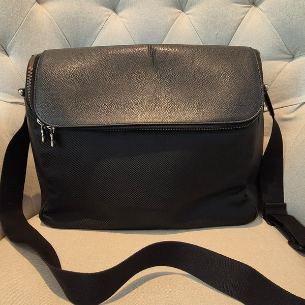 Louis Vuitton Taiga Taimir Messenger Laptop Bag