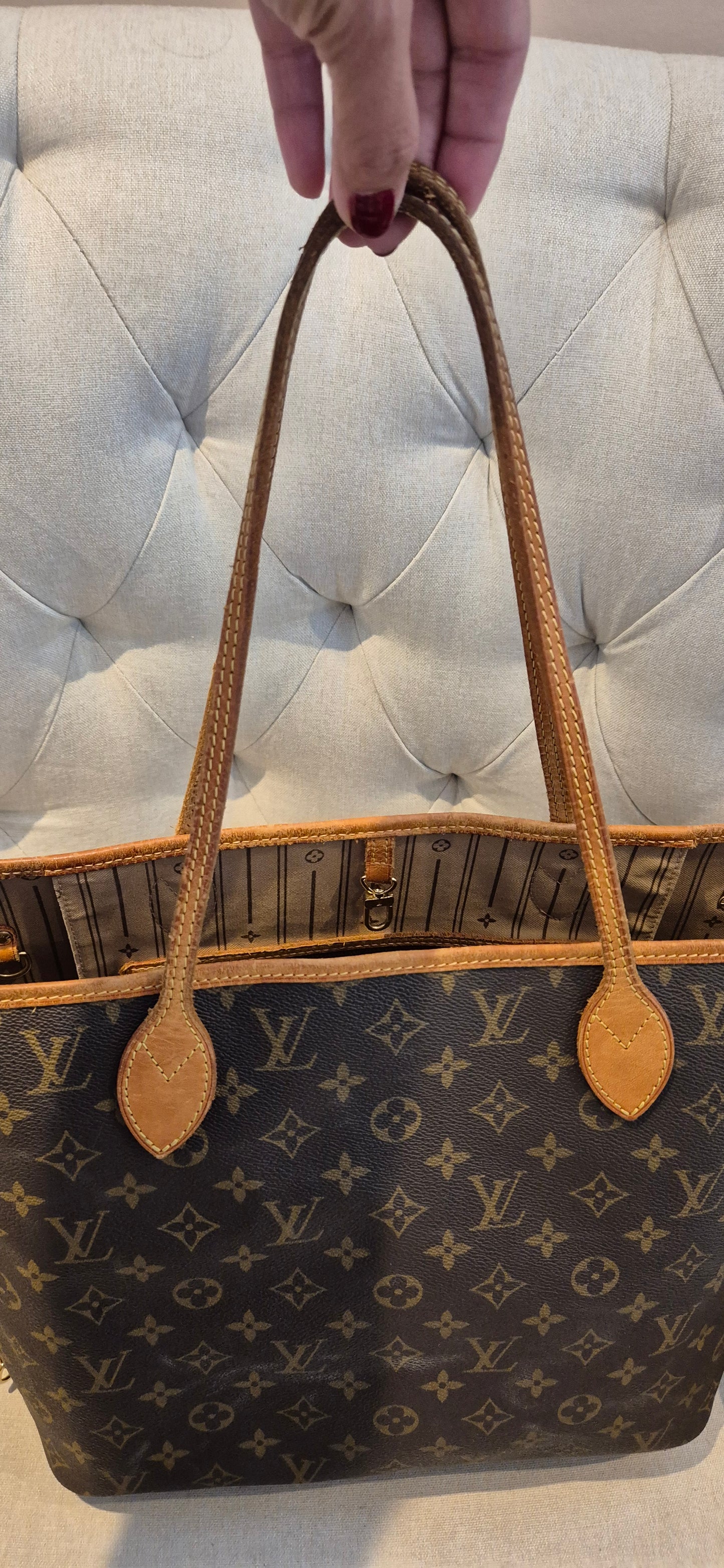 Louis Vuitton Neverfull MM in Monogram Canvas