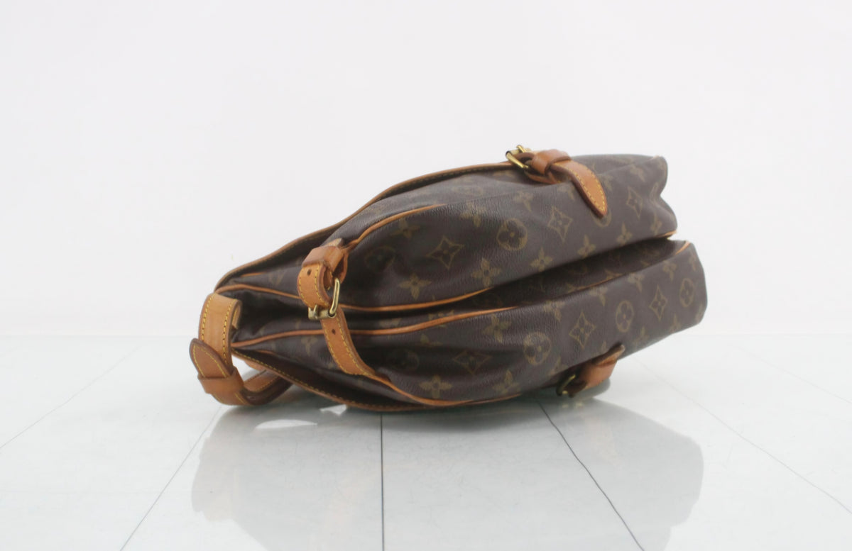 Louis Vuitton Saumur 30 in Monogram Leather