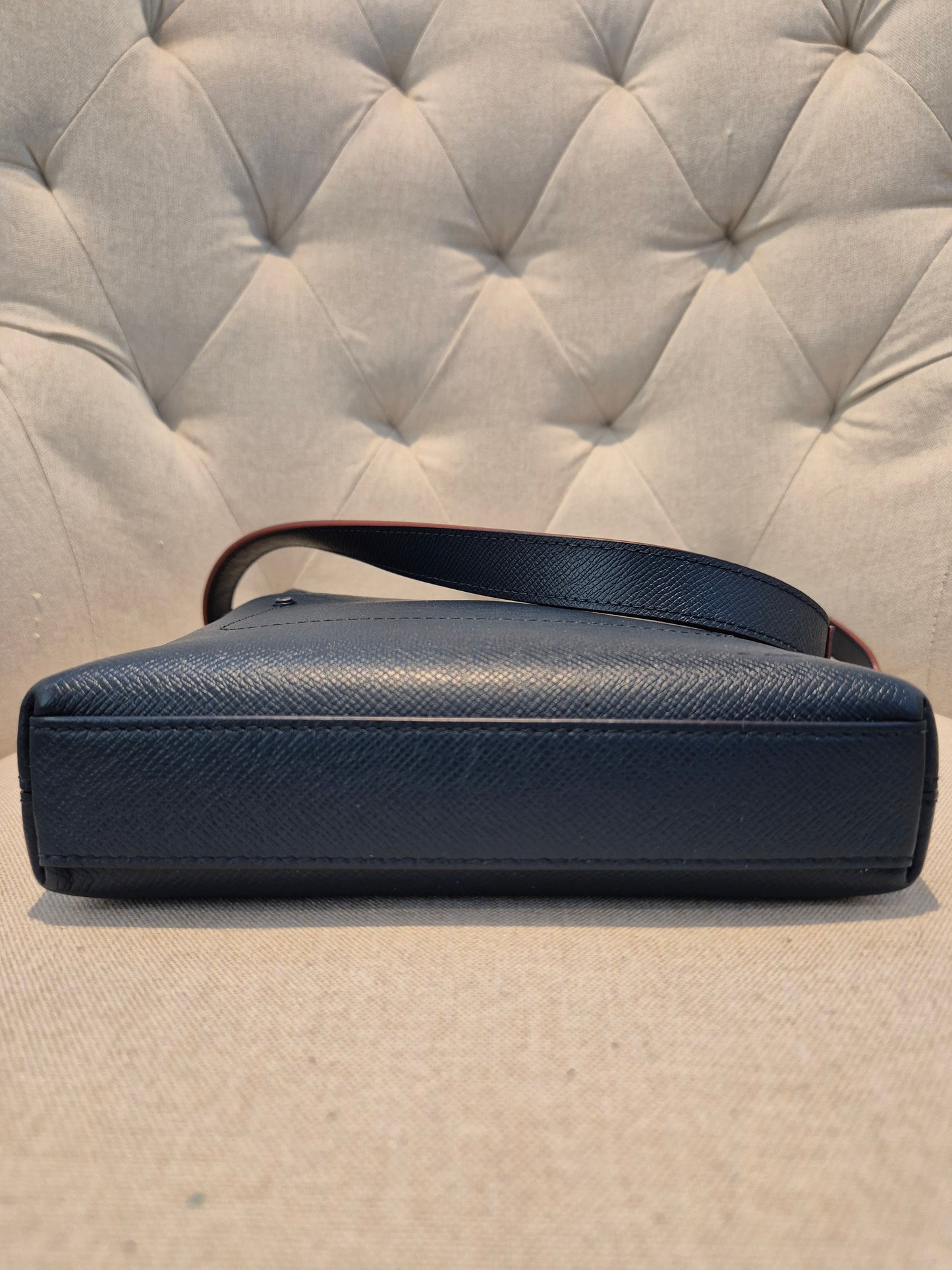 Louis Vuitton Taiga Leather Grigori Crossbody/Sling Unisex Bag