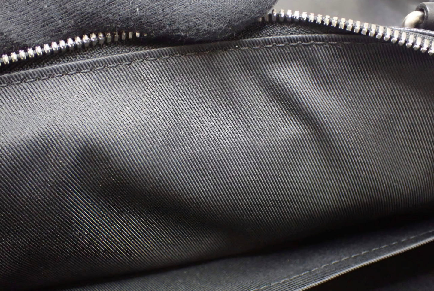 Louis Vuitton Avenue Soft Briefcase