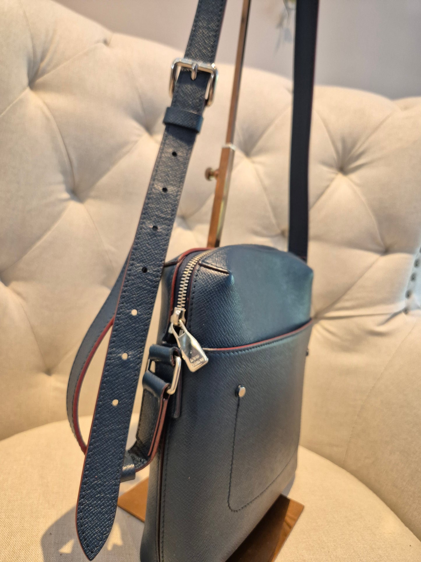 Louis Vuitton Taiga Leather Grigori Crossbody/Sling Unisex Bag