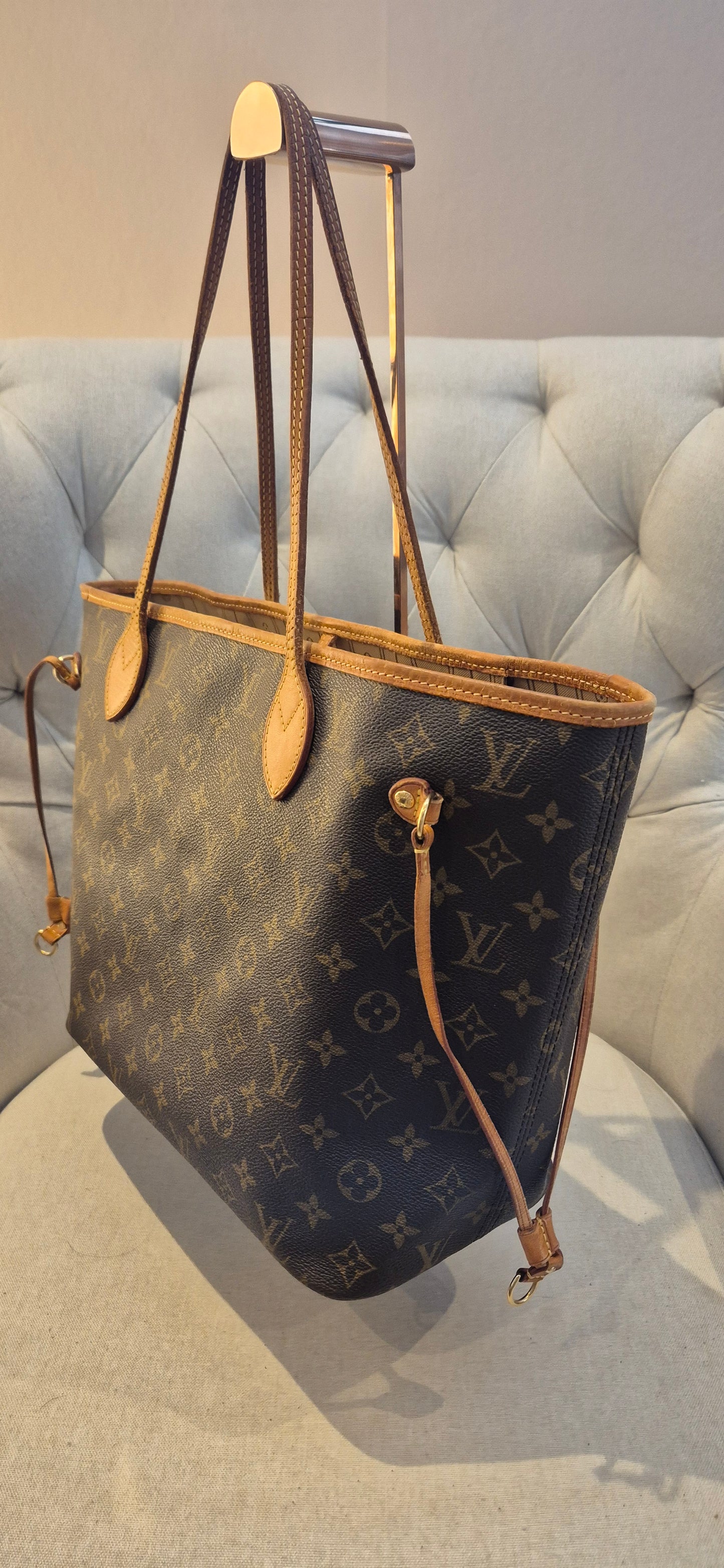 Louis Vuitton Neverfull MM in Monogram Canvas