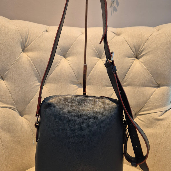 Louis Vuitton Taiga Leather Grigori Crossbody/Sling Unisex Bag