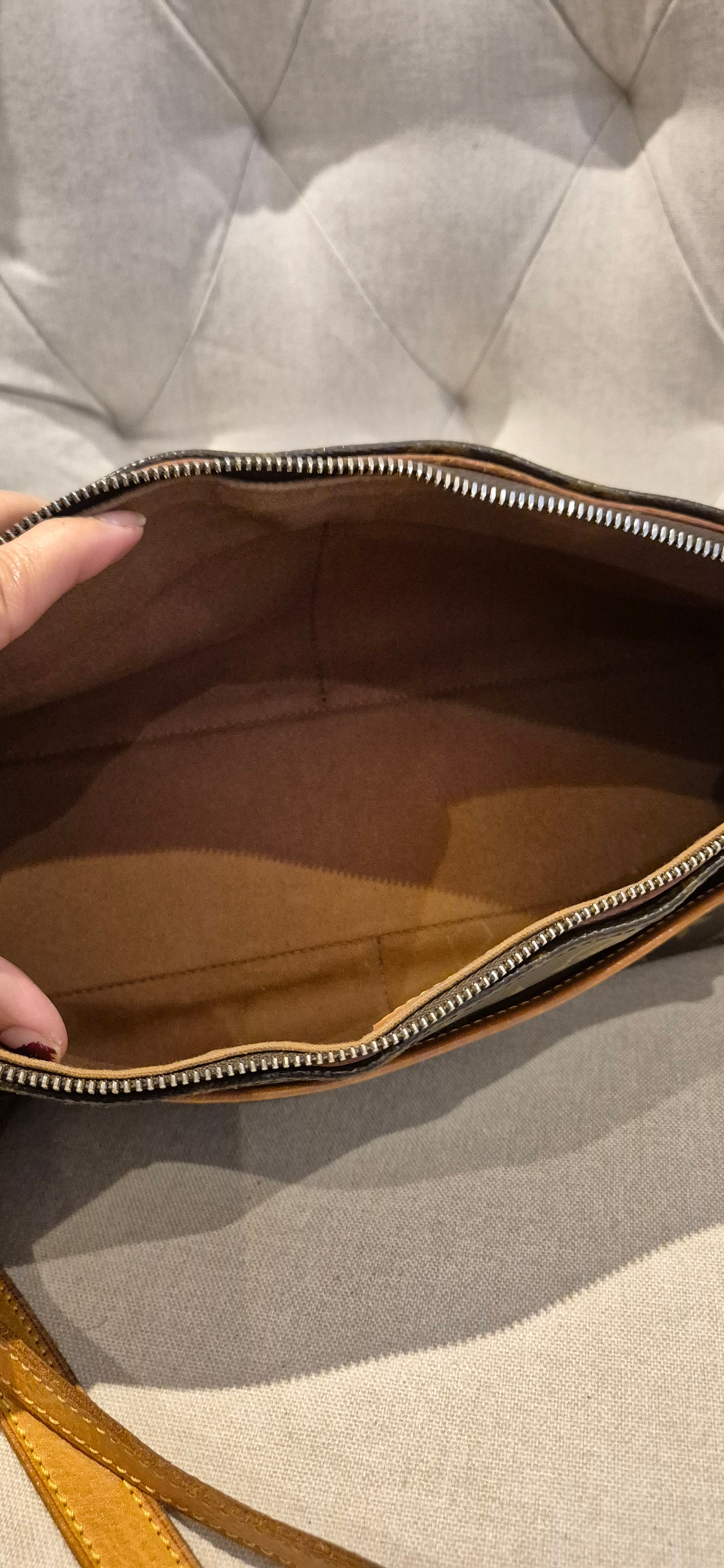 Louis Vuitton Poppim Court Monogram Shoulder Cross Body Bag