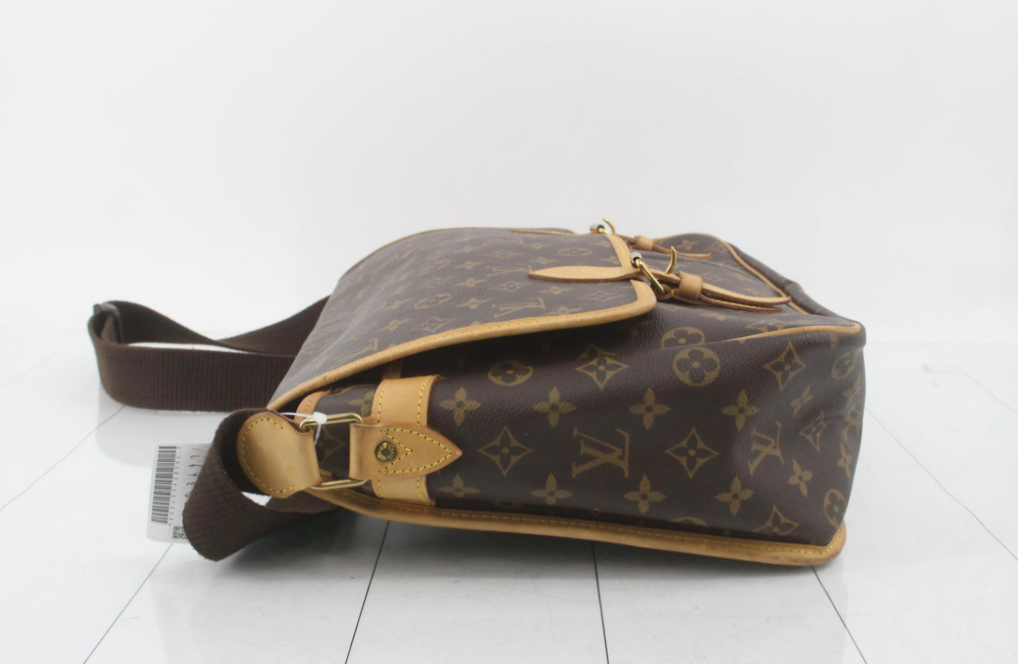Louis Vuitton Sac Gibecière messenger bag