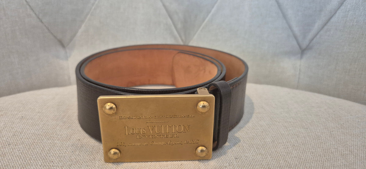 Product Description: Louis Vuitton Utah Inventeur Belt