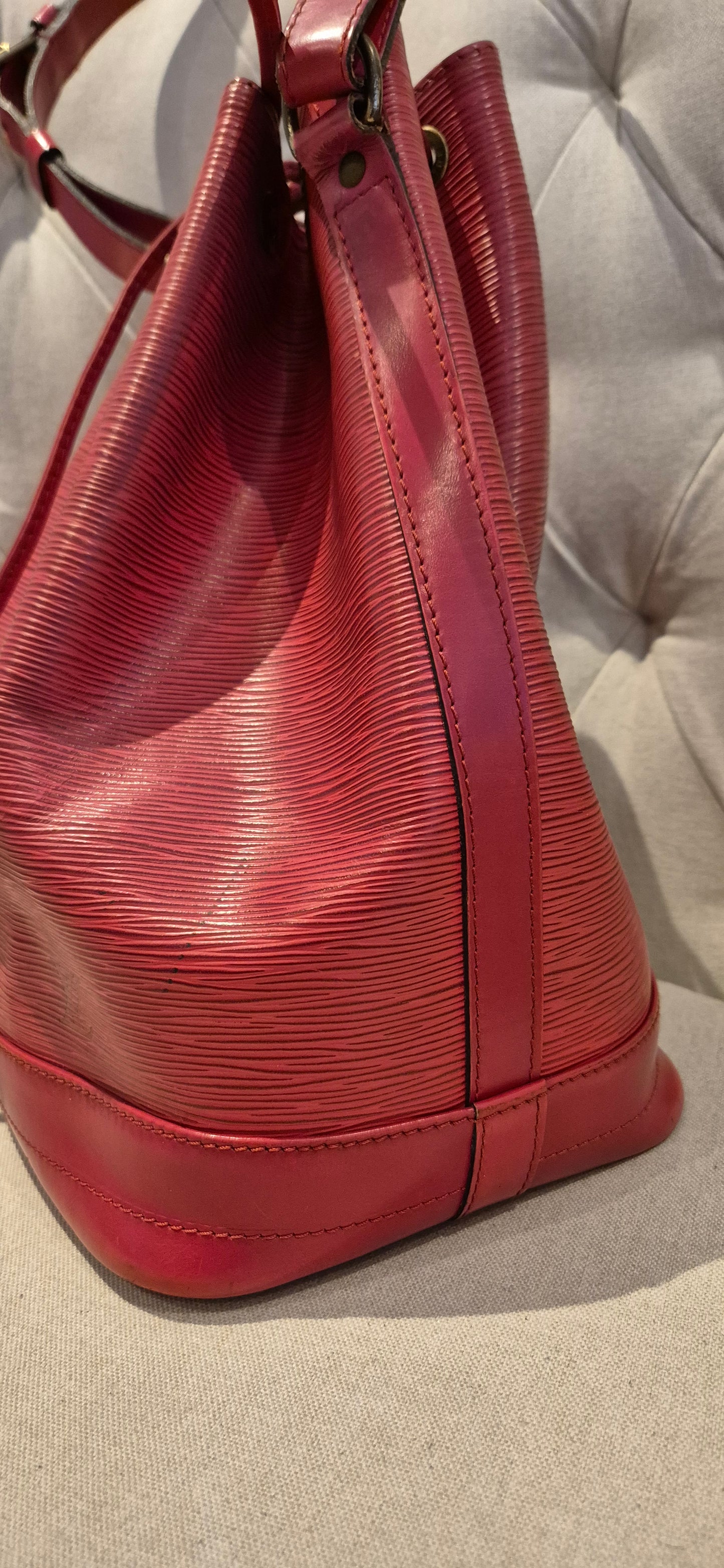 Louis Vuitton Noe Bucket & Drawstring Bag Red Leather epi